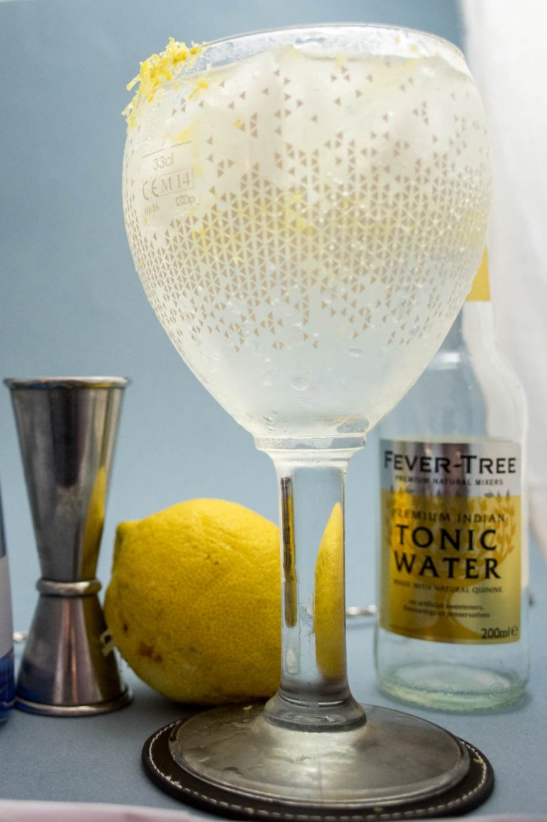 Gin Tonic, comment est-il né ? Sa recette. Mais au fait, le Gin c'est ...